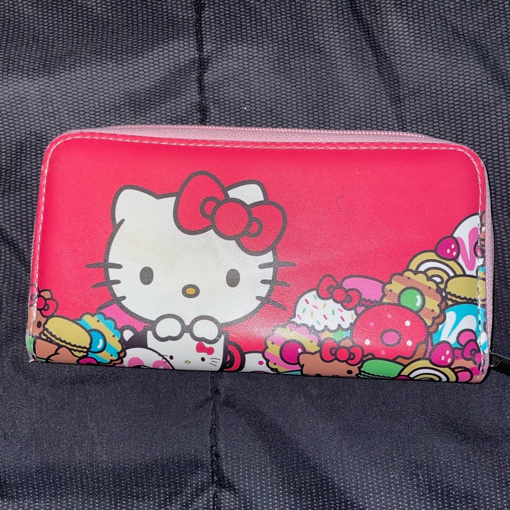 Pretty pink hello Kitty wallet